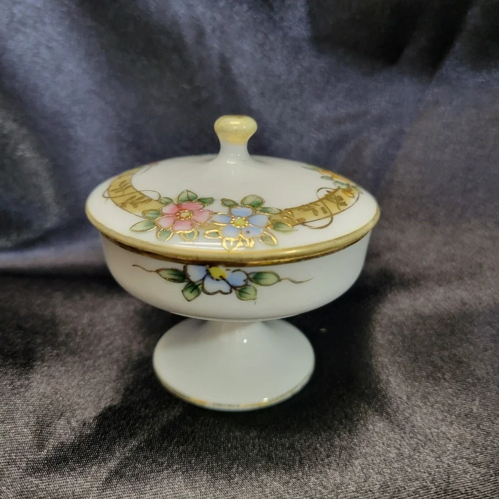 Hand Painted Nippon Round Floral Pedestal Powder Trinket Box Gold Trimmed
